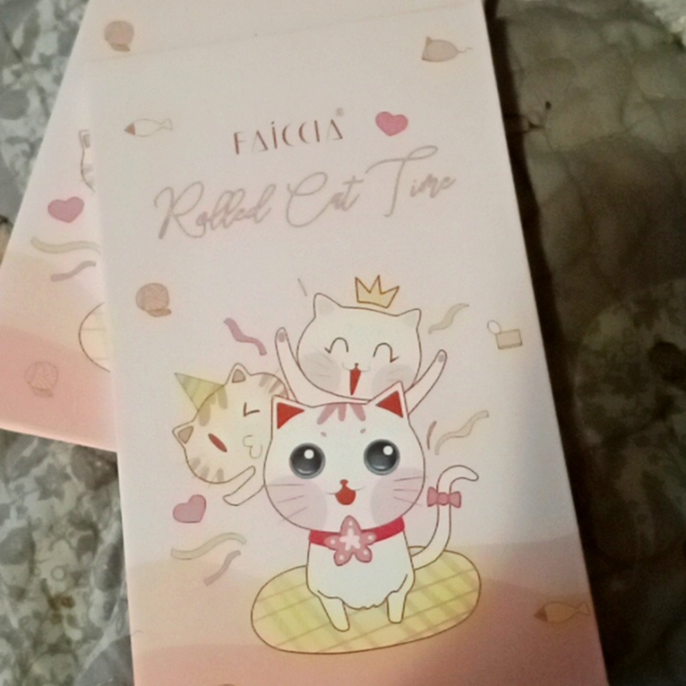 Faiccia rolled cat time Eye shadow pallet